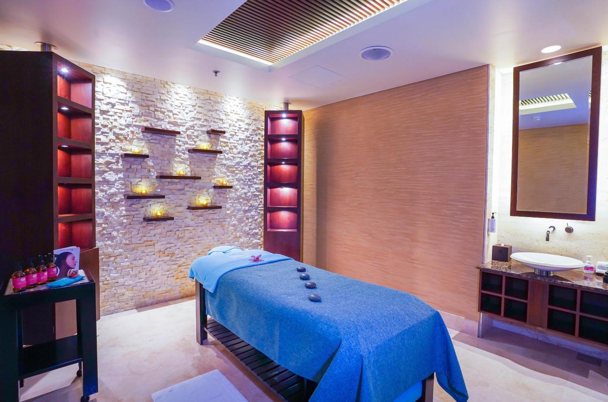 Beach Rotana - Abu Dhabi Ngoại thất bức ảnh A treatment room at a spa