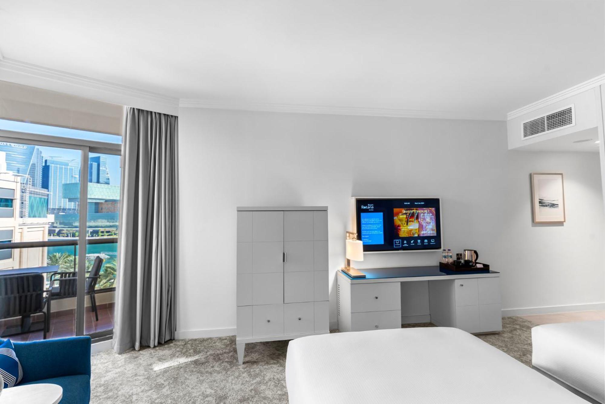 Beach Rotana - Abu Dhabi Ngoại thất bức ảnh A guest room at the Hilton San Diego Bayfront