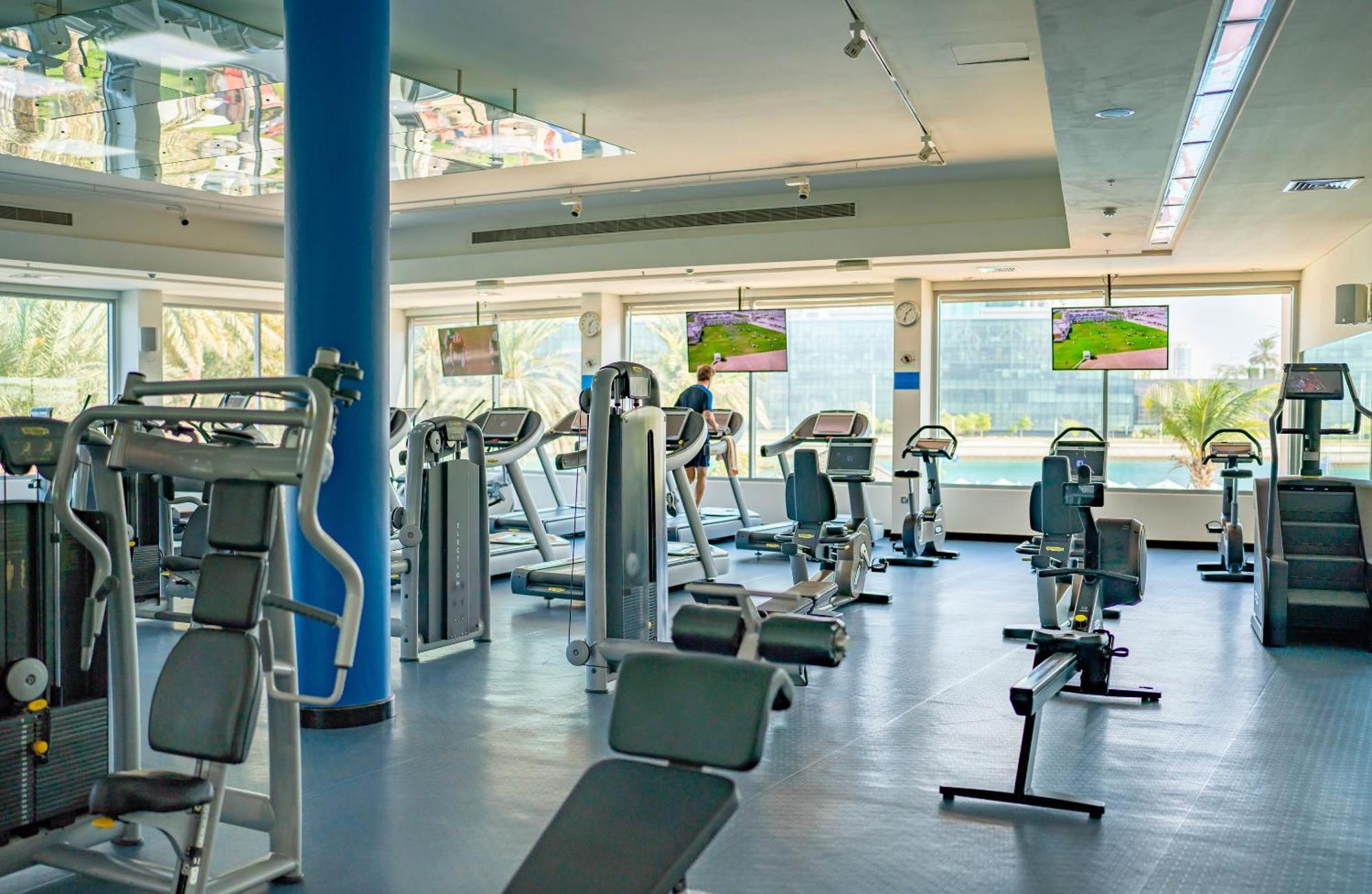 Beach Rotana - Abu Dhabi Ngoại thất bức ảnh The gym at the hotel