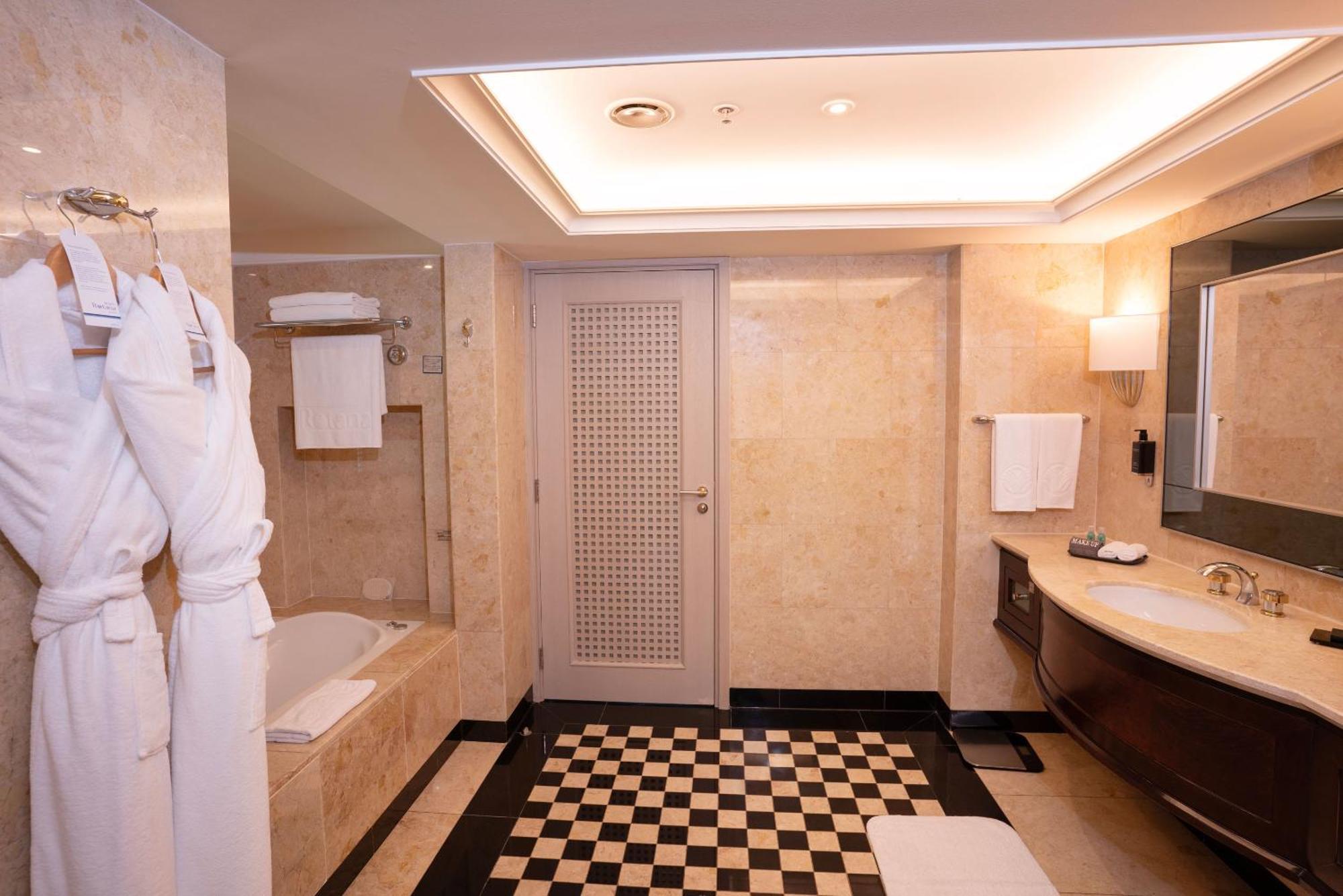 Beach Rotana - Abu Dhabi Phòng bức ảnh Bathroom